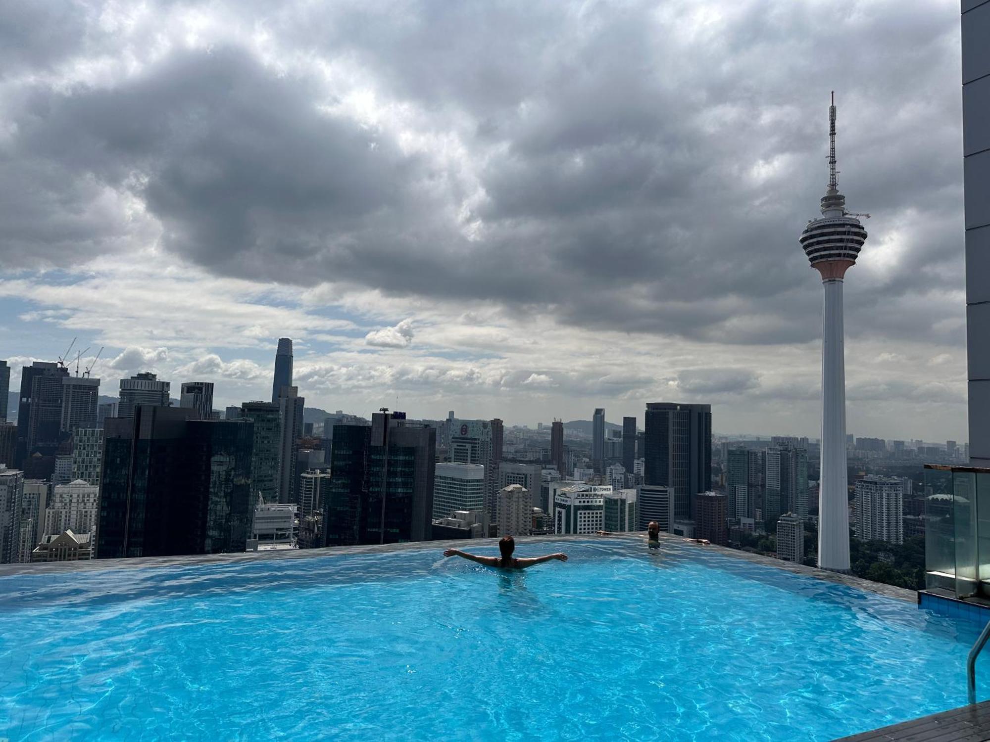 The Platinum Kuala Lumpur By Crown Suites Exterior photo